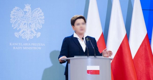 Beata Szydło - zamazana twarz