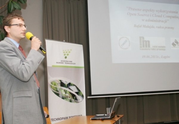 Rafał Malujda opowiadał o prawnych aspektach wykorzystania open source i cloud computingu w administracji