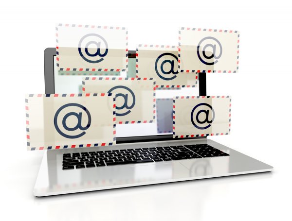 E-maile fruna w świat
