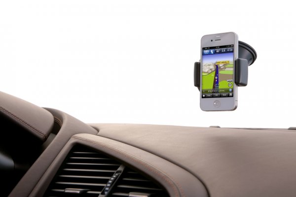 AutoMapa w samochodzie na iPhone