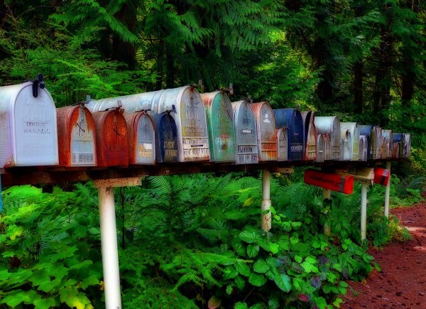 Skrzynki pocztowe w dużej ilości