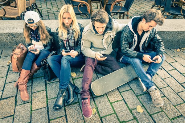 Polska powyżej unijnej średniej pod względem dostępności do internetu mobilnego