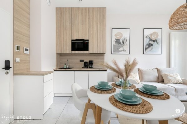 Czy smartfon i AI wystarczą, aby robić zdjęcia nieruchomości jak profesjonalny fotograf?