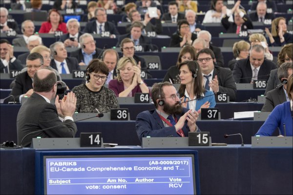 Parlament Europejski - głosowanie w sprawie CETA