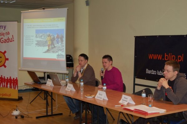 Konferencja prasowa wyprawy. Od lewej: Jarosław Rybus (rzecznik GG Network), Paweł Urbański, Marcin Jagodziński (twórca Blipa)