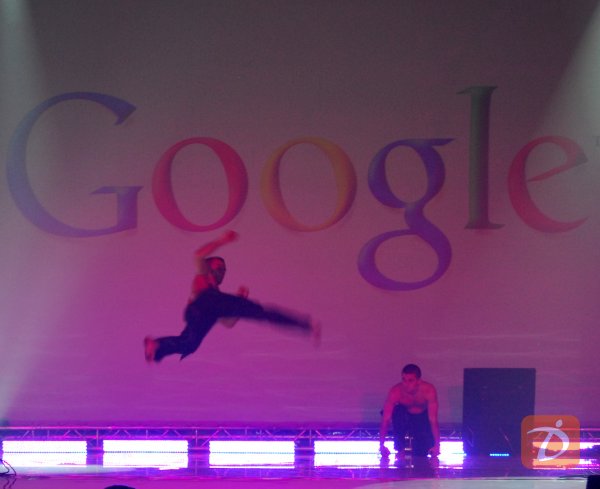 Google Day 2008, część rozyrwkowa - występ adept&oacute;w szutk walki