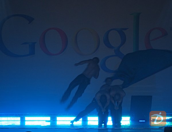 Google Day 2008, część rozyrwkowa - występ adept&oacute;w szutk walki