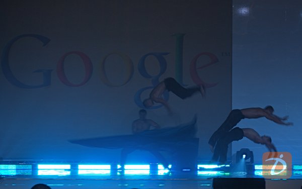 Google Day 2008, część rozyrwkowa - występ adept&oacute;w szutk walki