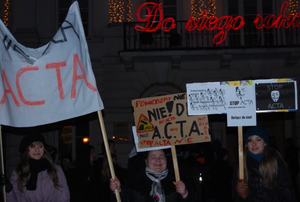 Protest przeciwko ACTA w Płocku