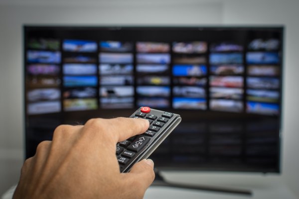 Telewizyjne pakiety tematyczne, czyli jakie kanały możesz mieć w swoim planie?