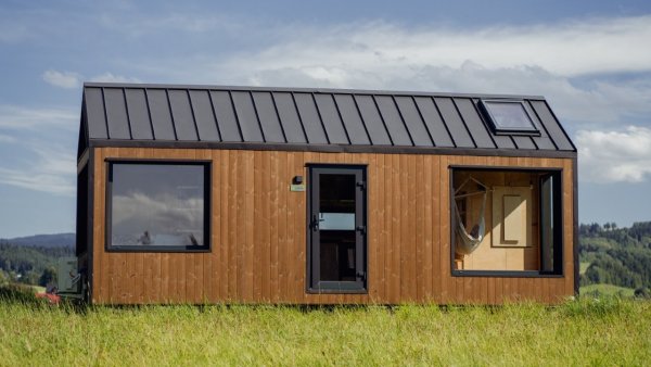 aurora company julia