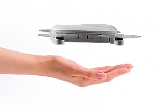 Międzynarodowy Dzień Dronów. Prezent - dron kieszonkowy Dobby