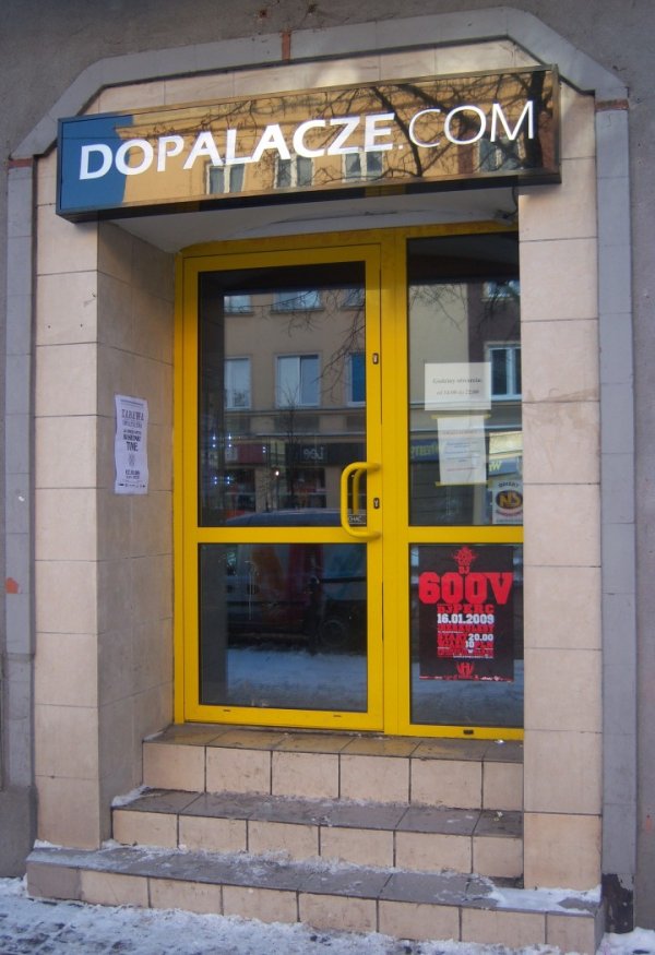 Jeden z sieci sklepów Dopalacze.com (Białystok)