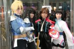Przebrani ludzie w kostiumy - cosplayerzy na Tokyo Game Show