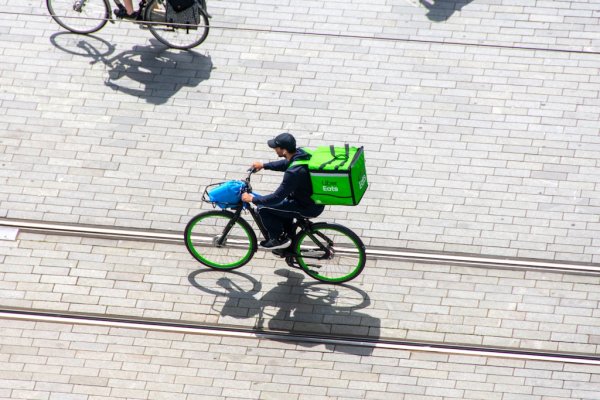kurier Glovo