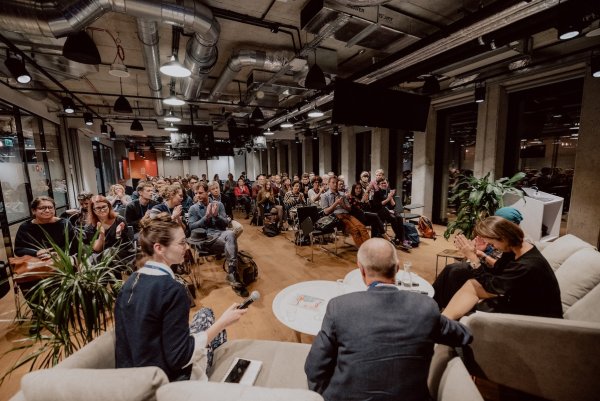 Oferta fotografii eventowej - co to takiego i dlaczego warto skorzystać z usług profesjonalisty?