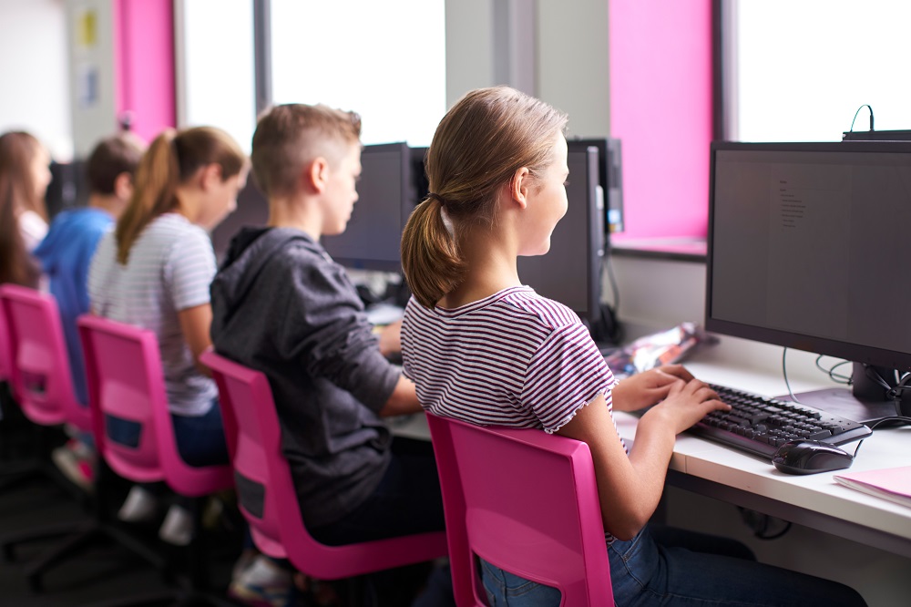 Szkoły oblewają egzamin z cyberbezpieczeństwa. Poufne dane uczniów na celowniku