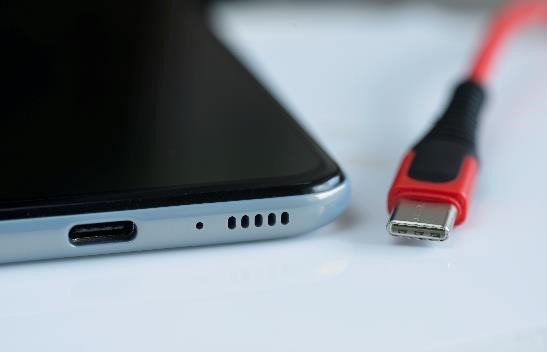 Porty USB-C we wszystkich urządzeniach mobilnych to korzyści dla konsumentów i producentów
