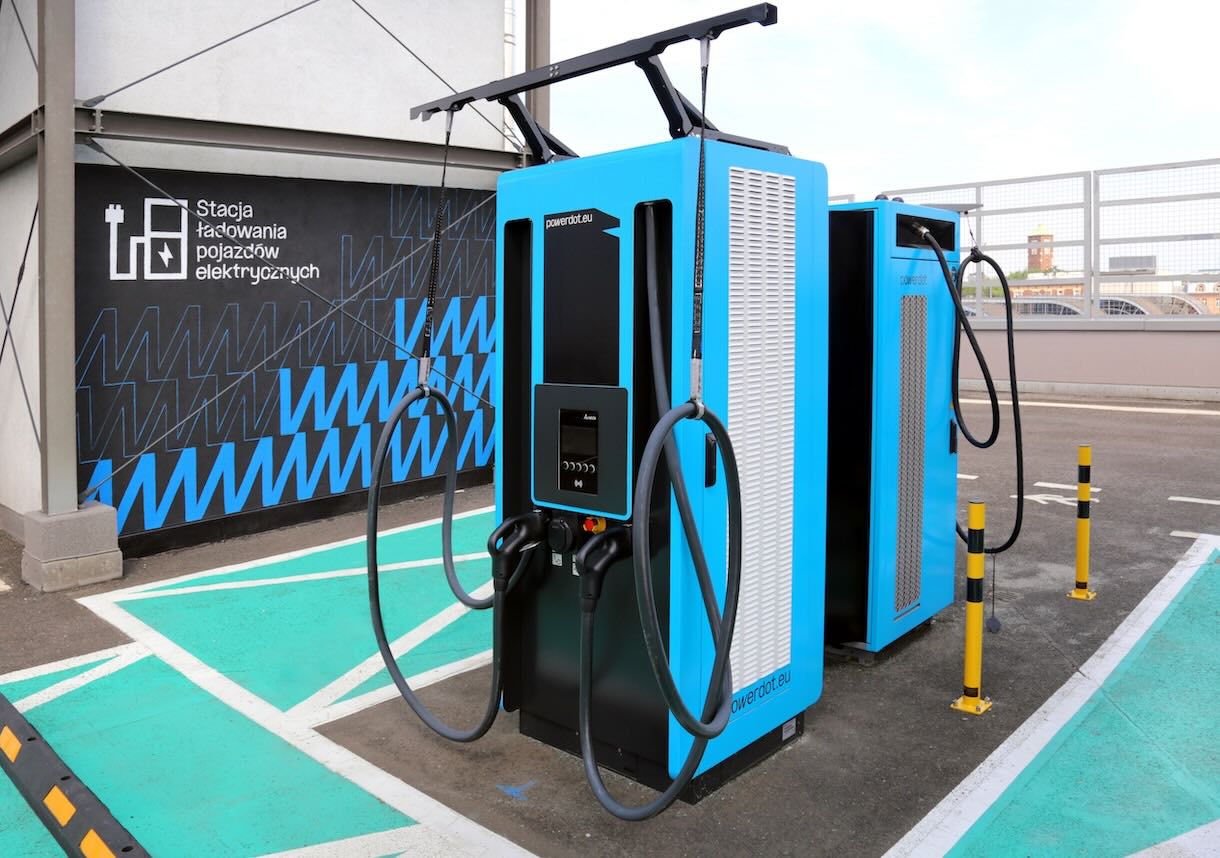 Powerdot uruchomił 370 punktów ładowania w Polsce w 2025 roku