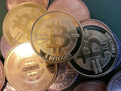 Wartość Bitcoinów wciąż rośnie, fot. Zach Copley, CC BY-SA 2.0