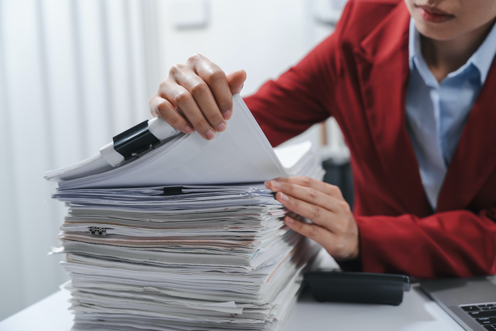 Zwiększ efektywność pracy dzięki odpowiedniemu zarządzaniu dokumentami firmowymi!