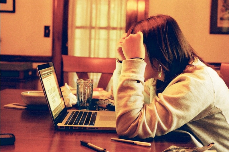 Nowe zasady ortografii polskiej od 1 stycznia 2026 - wielkie litery i łączniki