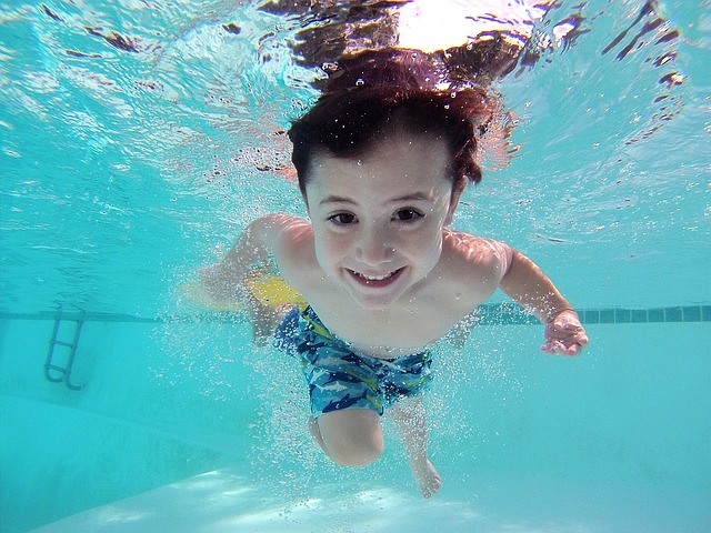 Pływanie dla dzieci - dlaczego naukę zacząć od najmłodszych lat?