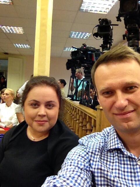 Aleksiej Nawalny na sali sądowej