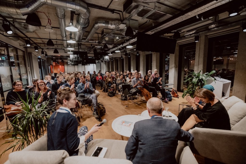 Oferta fotografii eventowej - co to takiego i dlaczego warto skorzystać z usług profesjonalisty?