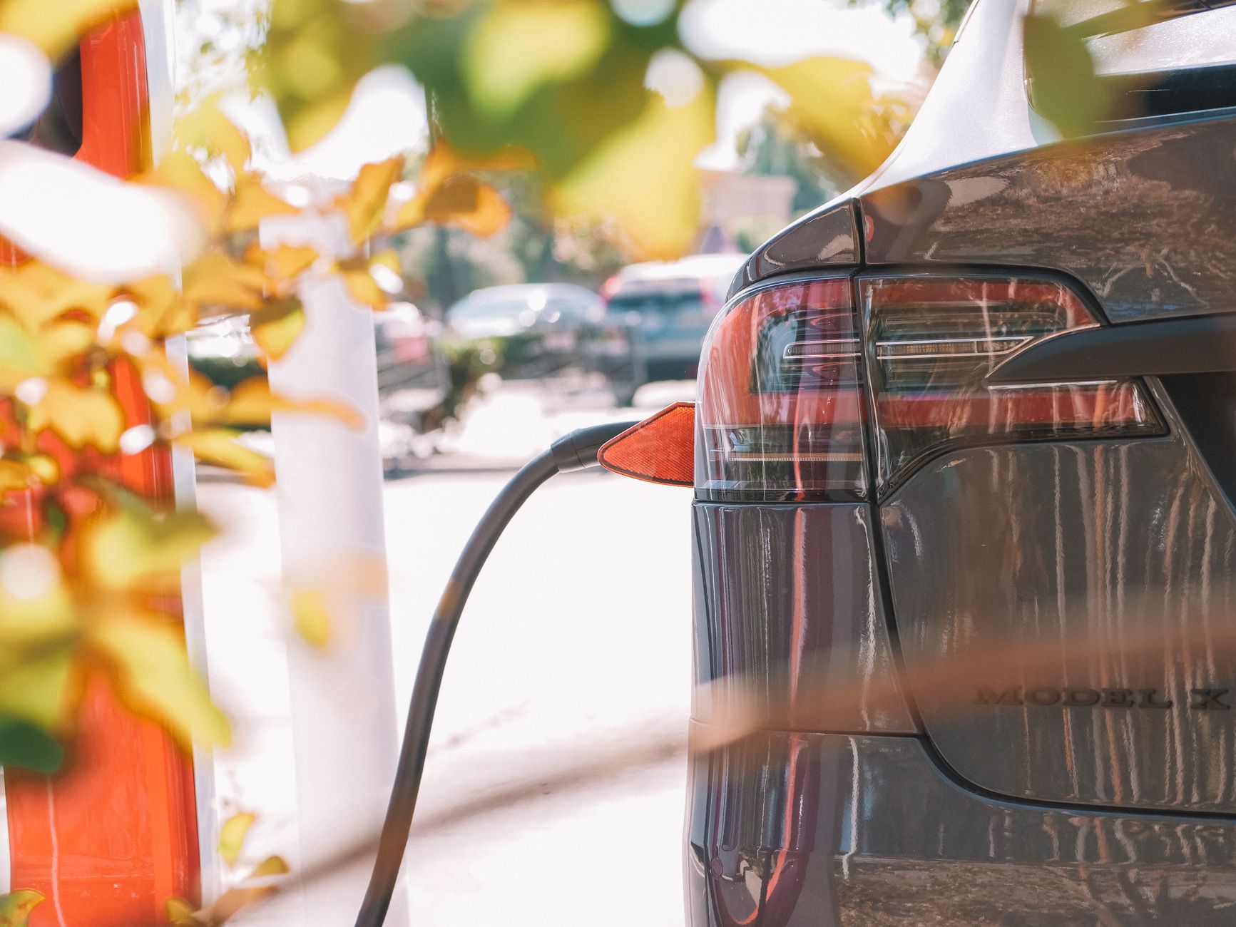 Samochód elektryczny dla początkujących - praktyczny poradnik