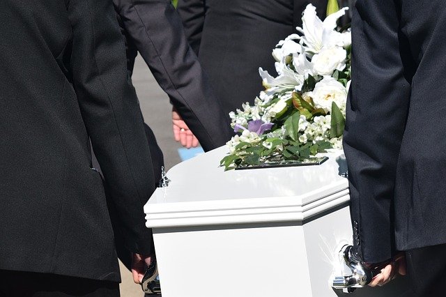 Usługi pogrzebowe w Poznaniu - jak wybrać zakład pogrzebowy?