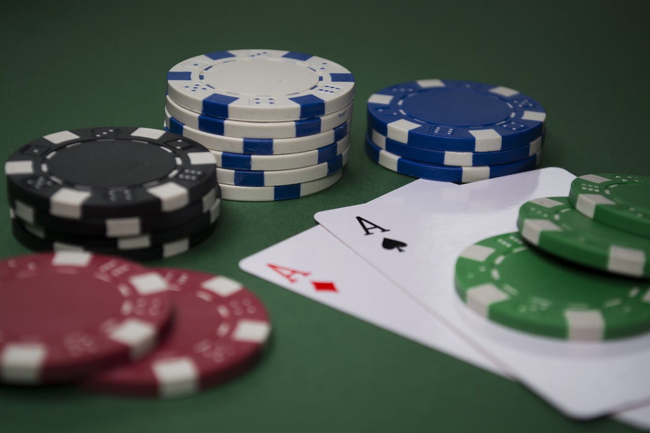 Przedstawiamy rodzaje gier kasynowych oraz ich podstawowe zasady, które musisz znać, jeśli chcesz wiedzieć, o co w nich chodzi