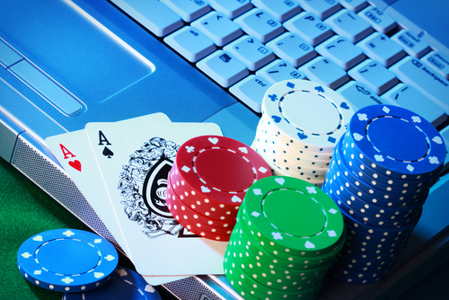 Dlaczego niektóre kasyna online pobierają opłatę za wypłatę