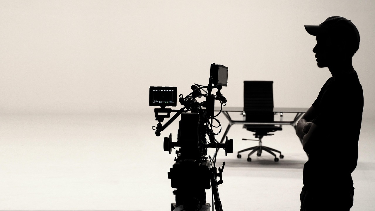 Jak green screen zmienia jakość materiałów promocyjnych firm