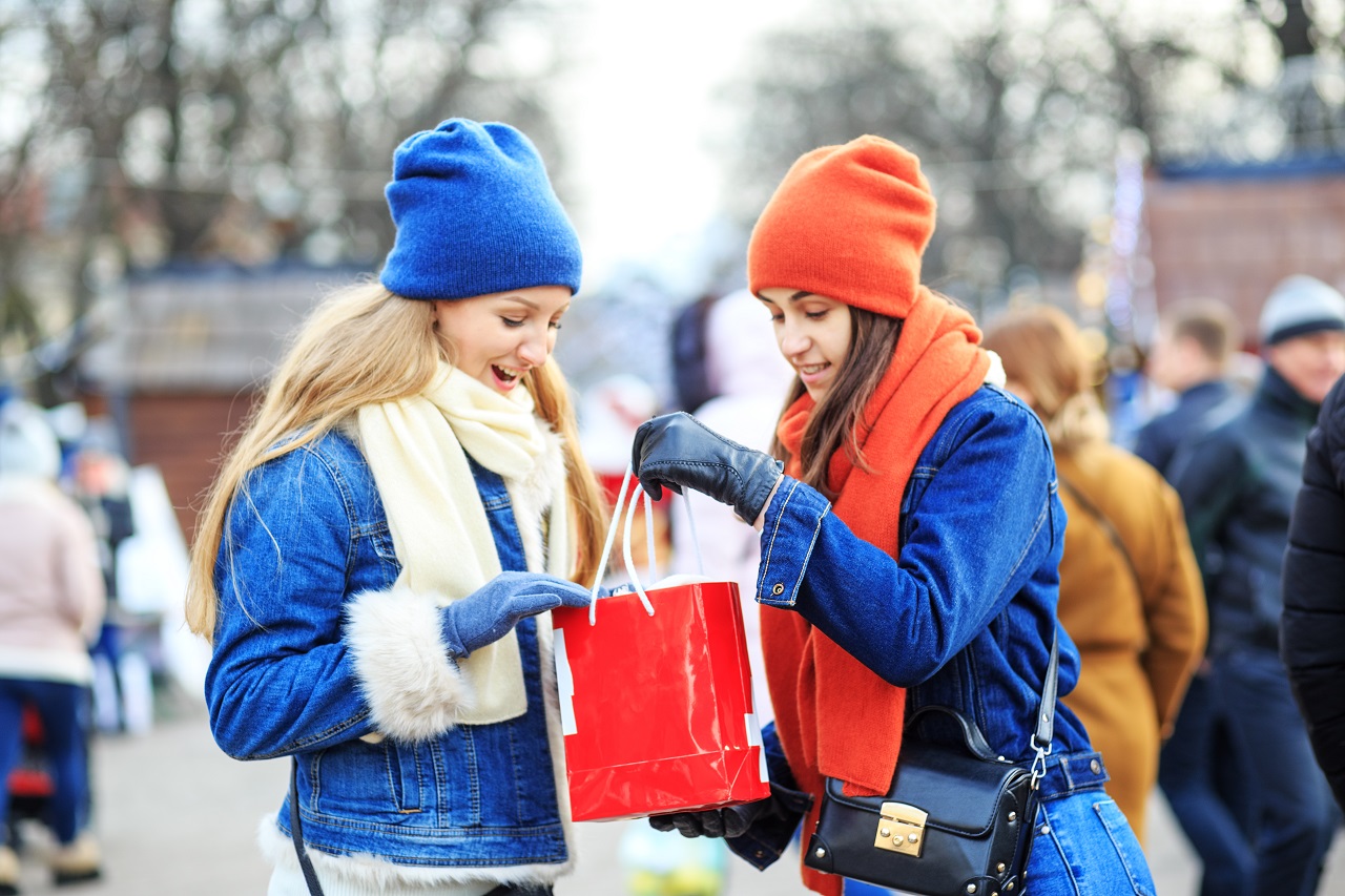Świąteczne zakupy prezentowe – jak znaleźć najlepsze podarunki?