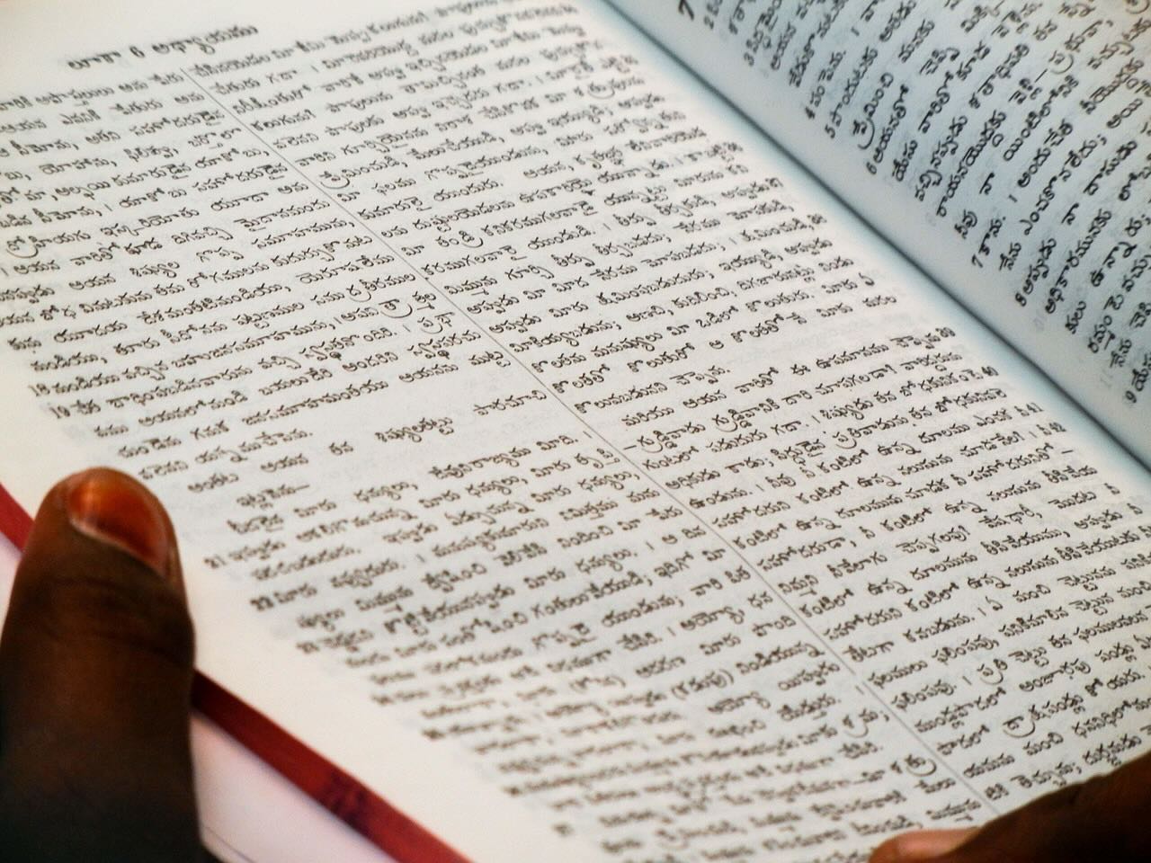 Lokalizacja treści cyfrowych a skuteczność komunikacji z użytkownikami otwarta książka