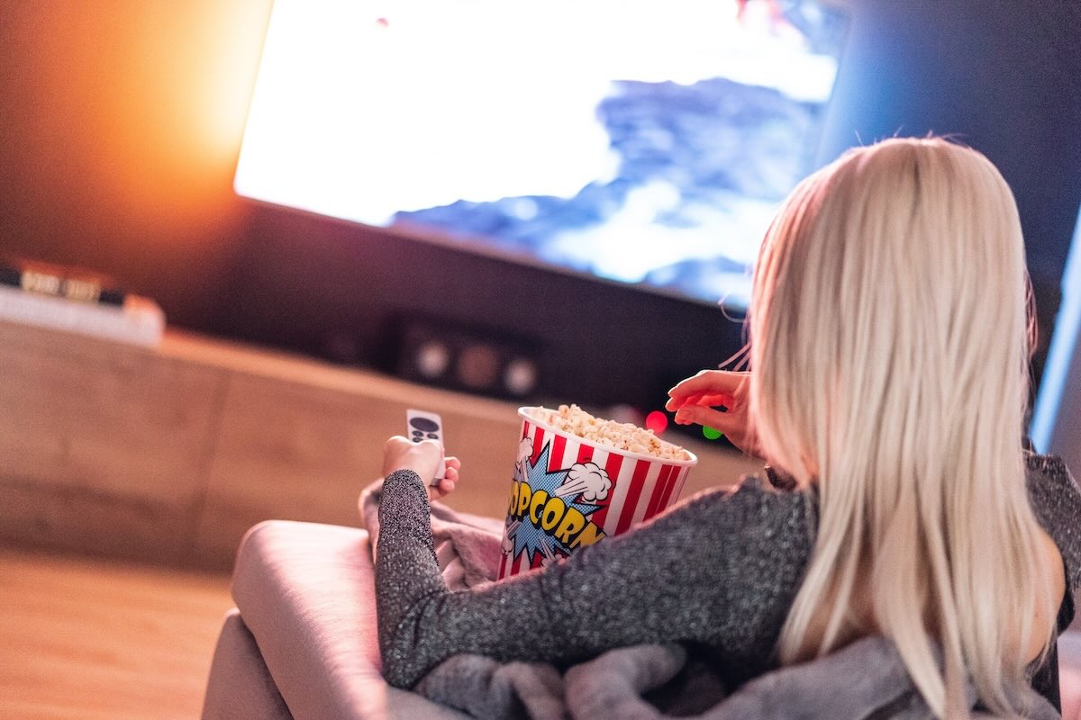 Jak płacić mniej za usługi? Połącz telewizję i internet w jednej ofercie