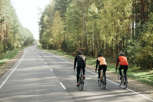 Pierwsza wycieczka rowerowa cała rodziną – jak się do niej przygotować?