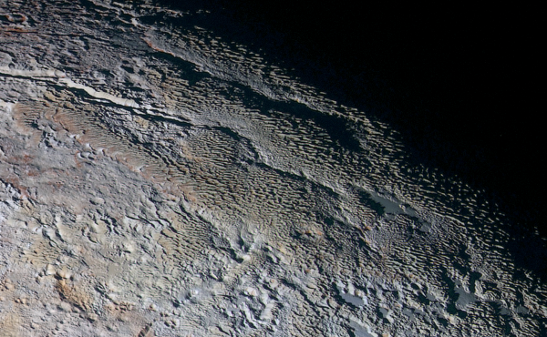 Zdjęcie Plutona - skóra węża